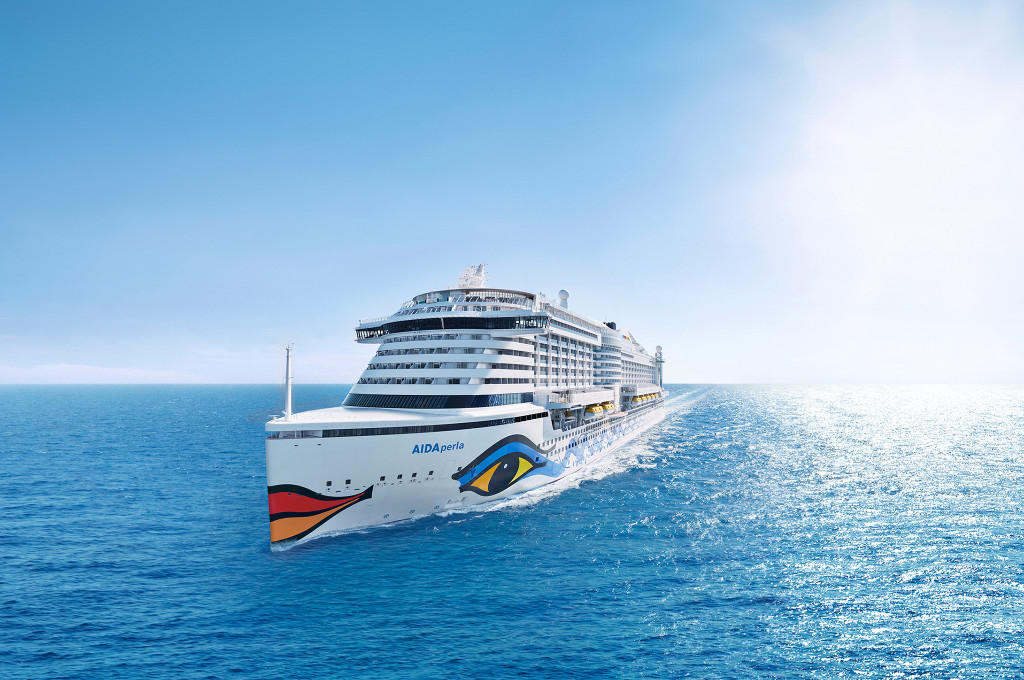 Bild des jeweiligen Schiffs auf dem Wasser