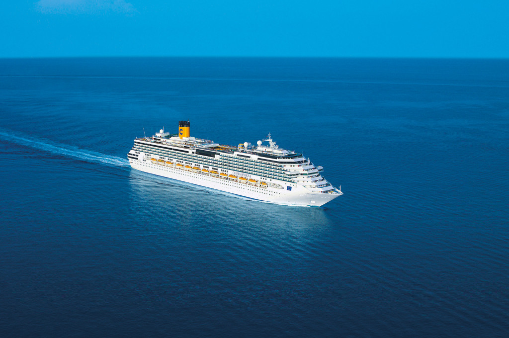 Bild des jeweiligen Schiffs auf dem Wasser
