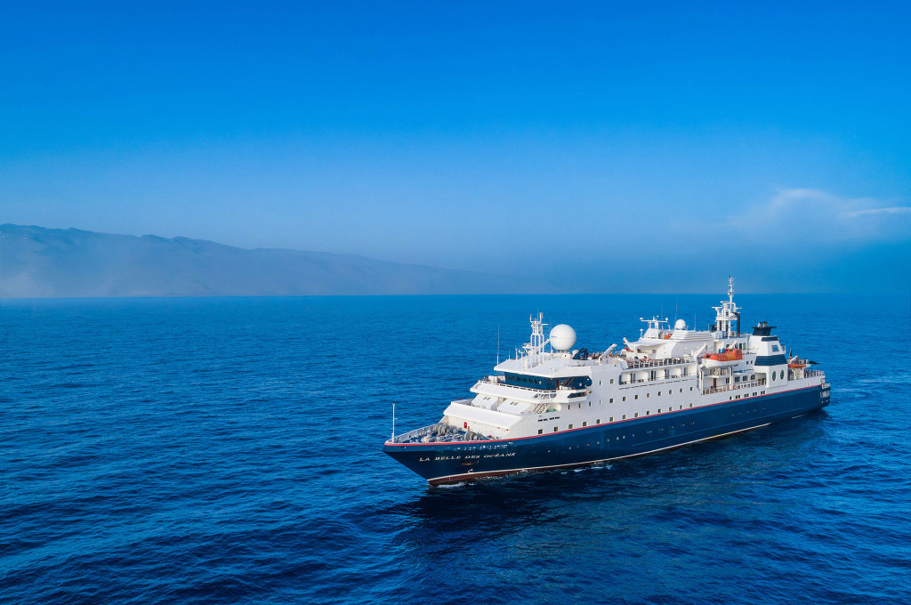 Bild des jeweiligen Schiffs auf dem Wasser