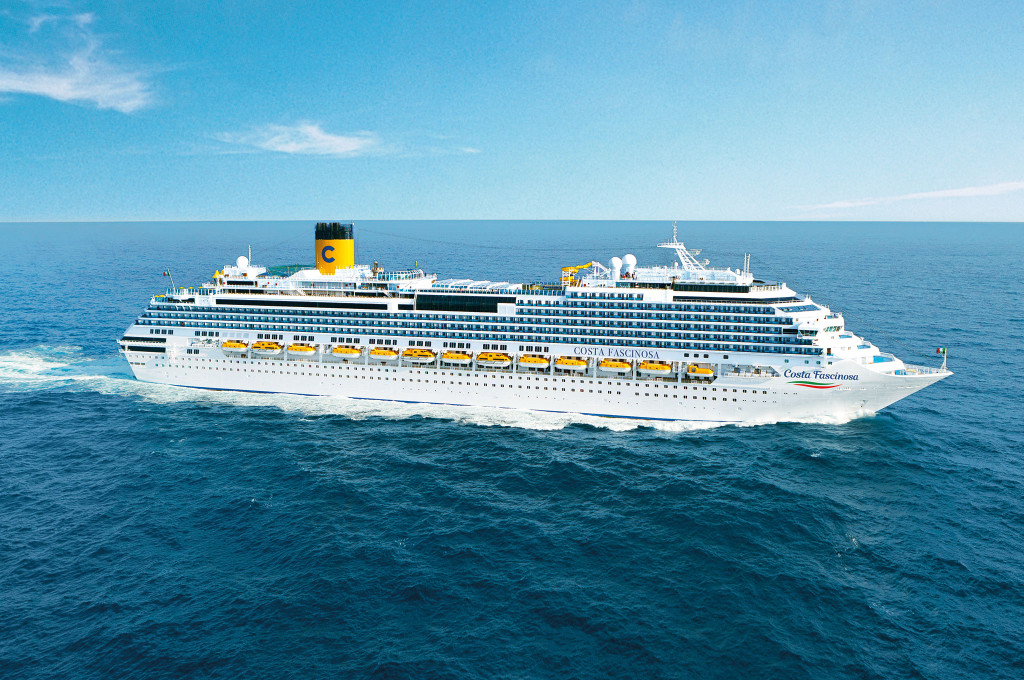 Bild des jeweiligen Schiffs auf dem Wasser