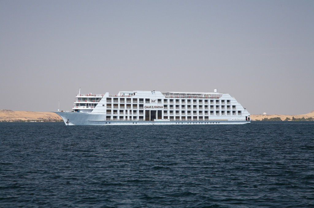 Bild des jeweiligen Schiffs auf dem Wasser