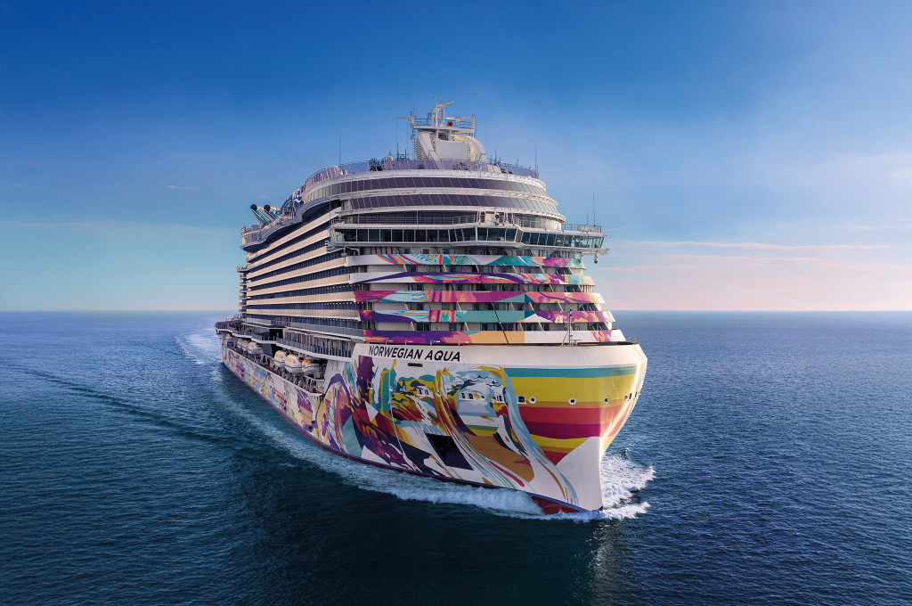 Bild des jeweiligen Schiffs auf dem Wasser