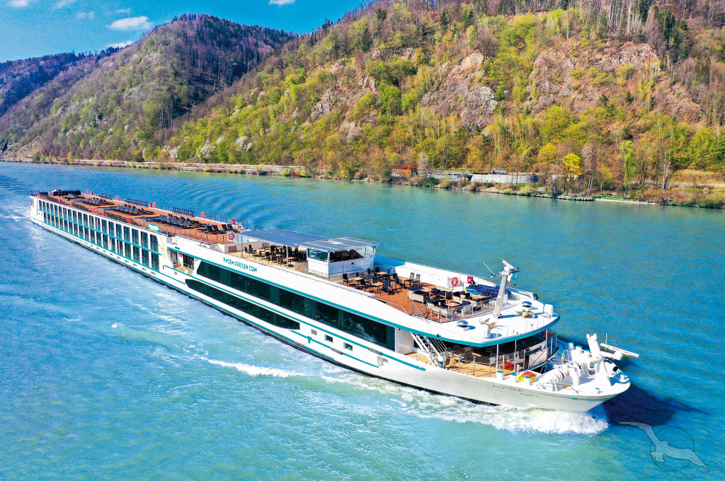 Bild des jeweiligen Schiffs auf dem Wasser