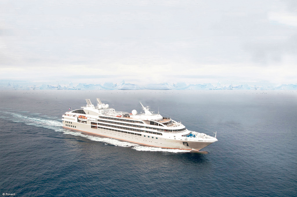 Bild des jeweiligen Schiffs auf dem Wasser
