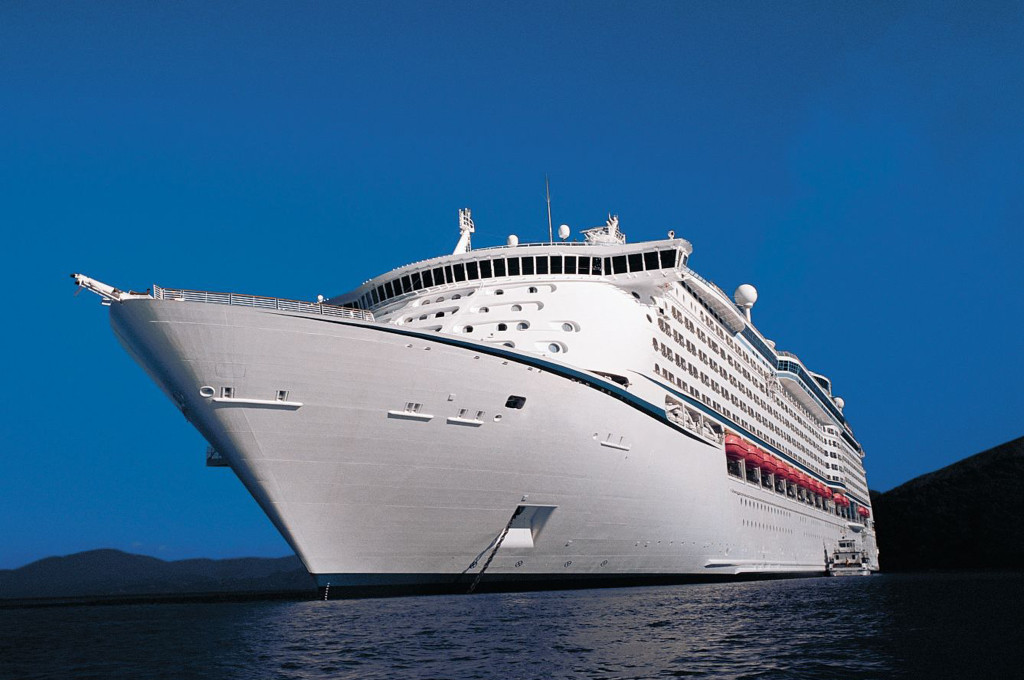 Bild des jeweiligen Schiffs auf dem Wasser